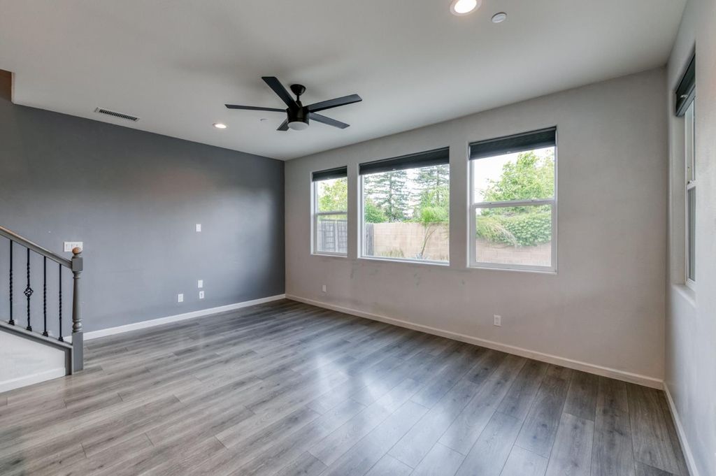 Image 20 of property listing at 5402 W Santa Barbara Drive, Fresno, CA 93722