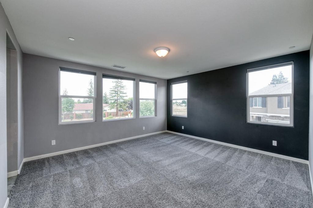 Image 35 of property listing at 5402 W Santa Barbara Drive, Fresno, CA 93722
