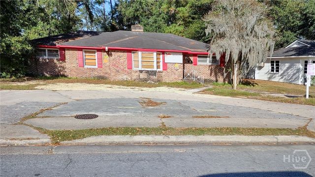 110 E Derenne Avenue, Savannah, GA 31405