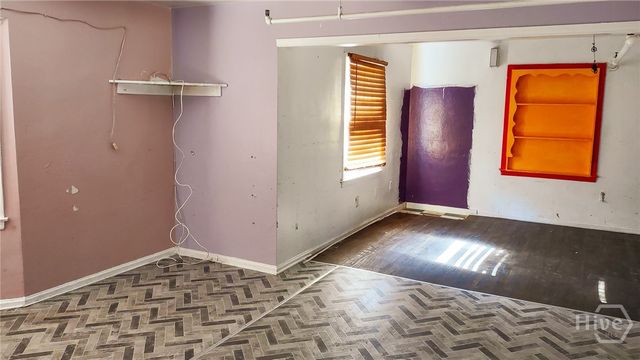 110 E Derenne Avenue, Savannah, GA 31405