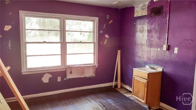 110 E Derenne Avenue, Savannah, GA 31405