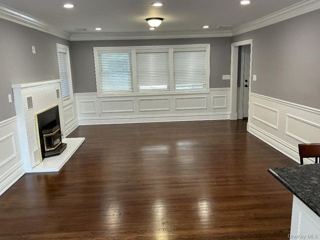 9 TWIN CEDAR Lane, Northport, NY 11768