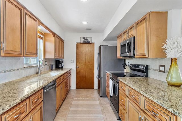 6190 36TH AVENUE N, St Petersburg, FL 33710