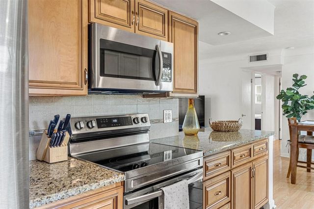 6190 36TH AVENUE N, St Petersburg, FL 33710