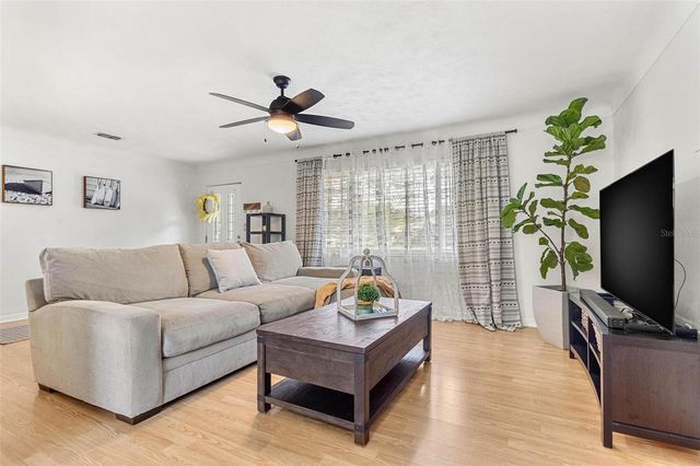 6190 36TH AVENUE N, St Petersburg, FL 33710