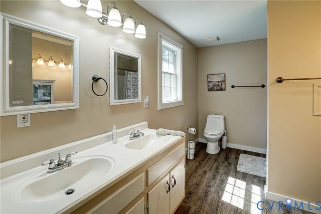 12234 Harris Town Ln, Rockville, VA 23146
