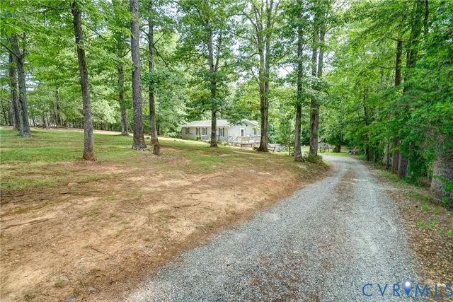 12234 Harris Town Ln, Rockville, VA 23146