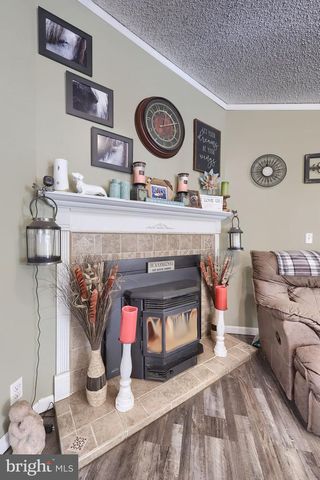 4790 CHAROLIS CT, Dover, PA 17315