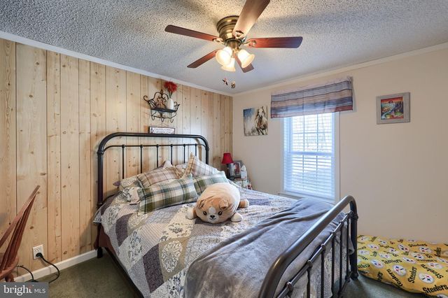 4790 CHAROLIS CT, Dover, PA 17315