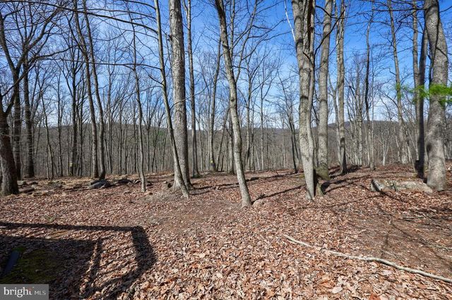 4790 CHAROLIS CT, Dover, PA 17315