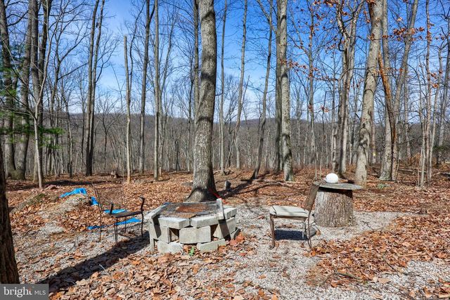 4790 CHAROLIS CT, Dover, PA 17315