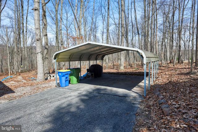 4790 CHAROLIS CT, Dover, PA 17315