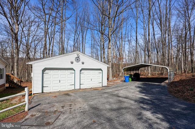 4790 CHAROLIS CT, Dover, PA 17315