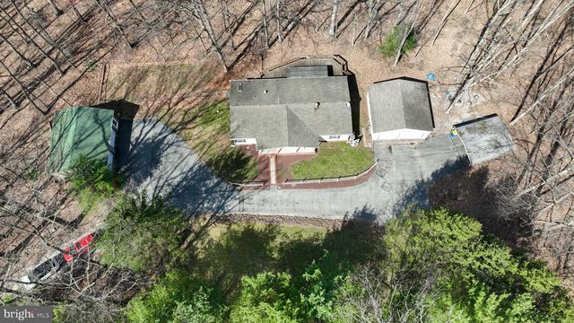 4790 CHAROLIS CT, Dover, PA 17315