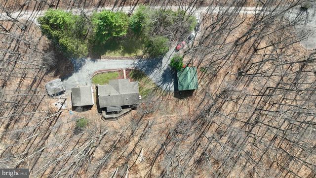 4790 CHAROLIS CT, Dover, PA 17315