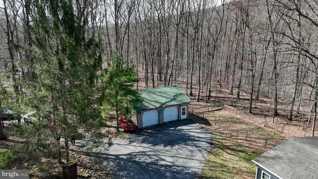 4790 CHAROLIS CT, Dover, PA 17315