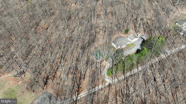 4790 CHAROLIS CT, Dover, PA 17315