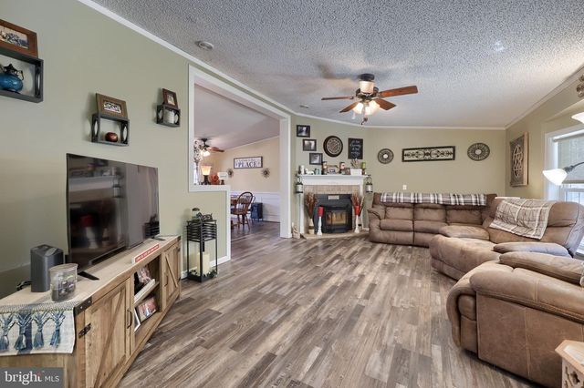 4790 CHAROLIS CT, Dover, PA 17315