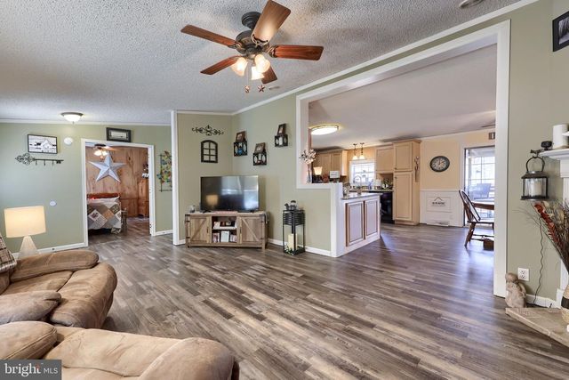 4790 CHAROLIS CT, Dover, PA 17315