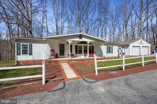 4790 CHAROLIS CT, Dover, PA 17315