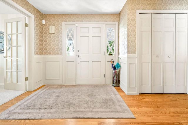 216 E MAIN STREET, Hortonville, WI 54944