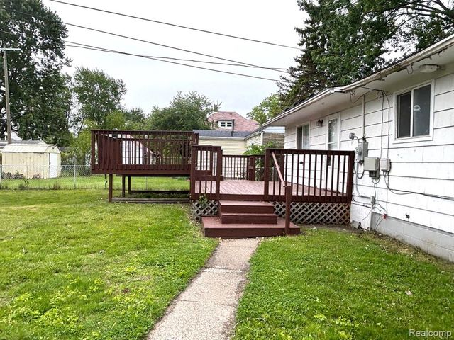 1455 E George Avenue, Hazel Park, MI 48030