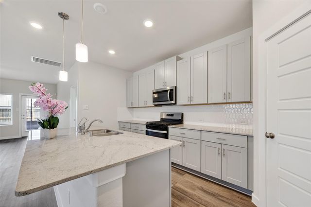 12119 Rushing Ridge Dr, Baytown, TX 77523