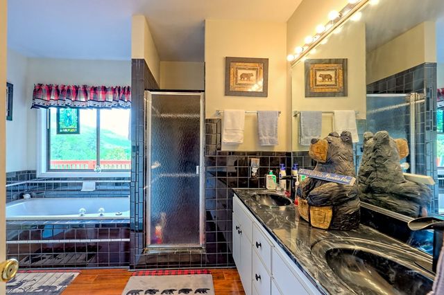 995 Glassy Mountain Road, Hiawassee, GA 30546