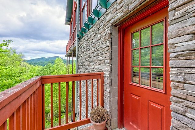 995 Glassy Mountain Road, Hiawassee, GA 30546