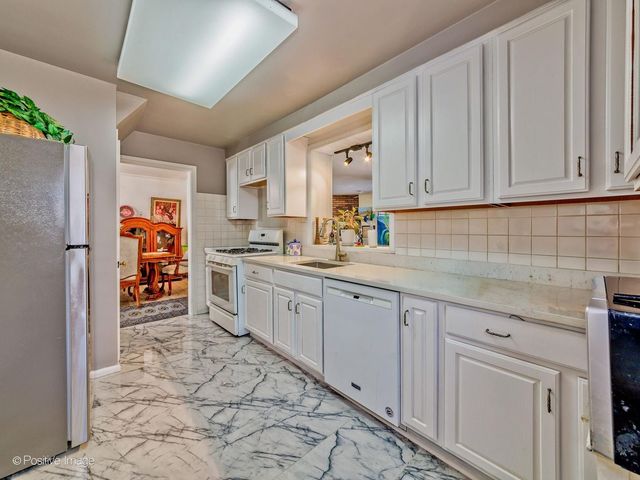 8517 N Crawford Avenue, Skokie, IL 60076
