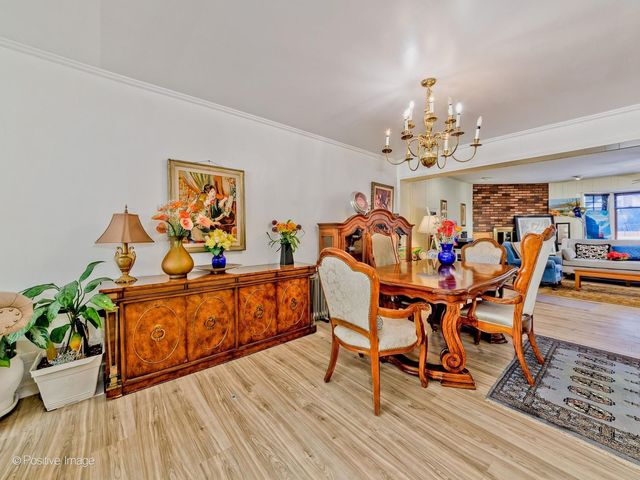 8517 N Crawford Avenue, Skokie, IL 60076