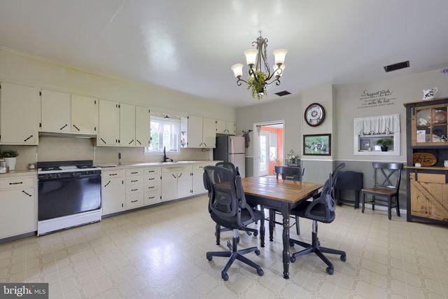 645 MOUNT VERNON RD, Gap, PA 17527