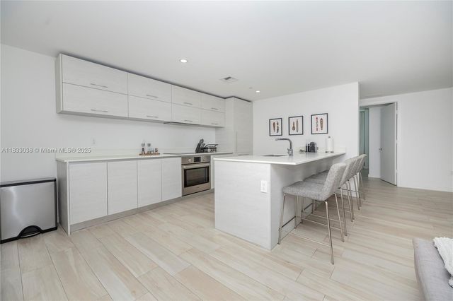 1300 S Miami Ave 2210, Miami, FL 33130