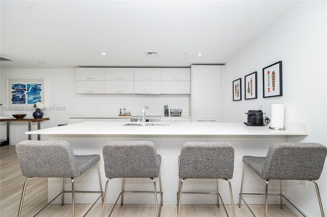 1300 S Miami Ave 2210, Miami, FL 33130