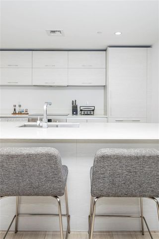 1300 S Miami Ave 2210, Miami, FL 33130