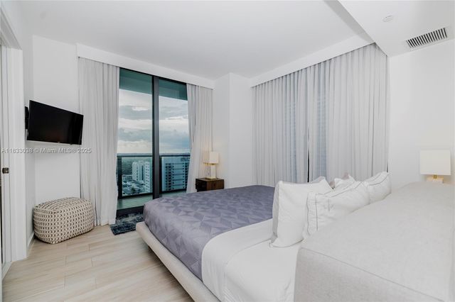 1300 S Miami Ave 2210, Miami, FL 33130