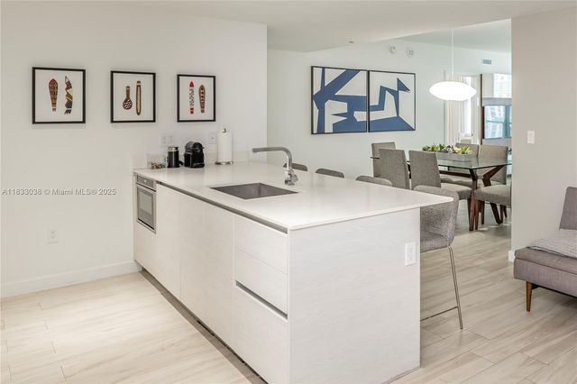 1300 S Miami Ave 2210, Miami, FL 33130