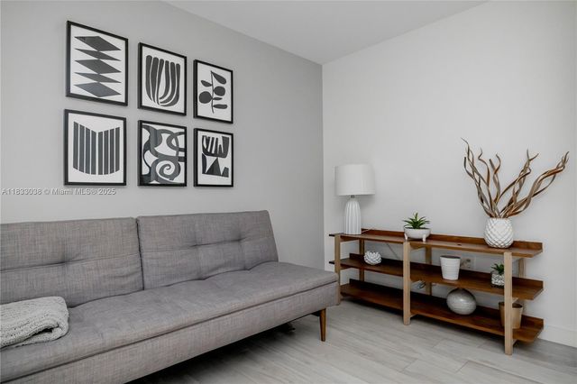 1300 S Miami Ave 2210, Miami, FL 33130