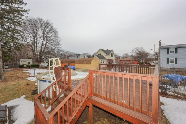 57 Arnold Ave, Lowell, MA 01852