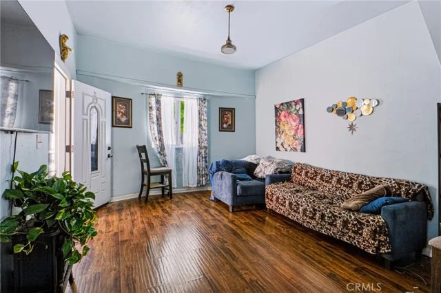 1208 E 34th Street Los Angeles CA, Los Angeles, CA 90011