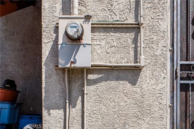 1208 E 34th Street Los Angeles CA, Los Angeles, CA 90011