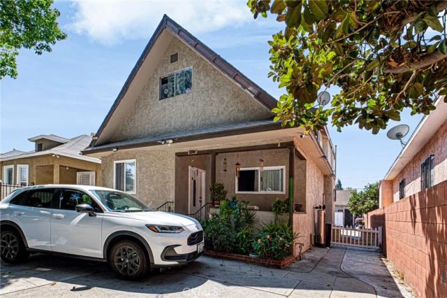 1208 E 34th Street Los Angeles CA, Los Angeles, CA 90011