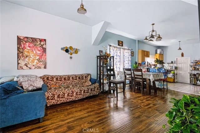 1208 E 34th Street Los Angeles CA, Los Angeles, CA 90011