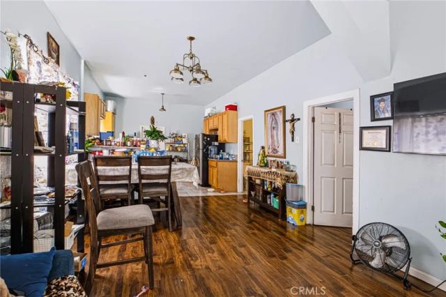 1208 E 34th Street Los Angeles CA, Los Angeles, CA 90011