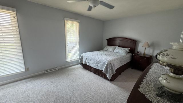 2329 Minnetonka Drive, Cedar Falls, IA 50613