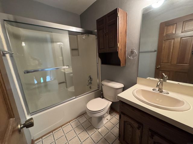 2329 Minnetonka Drive, Cedar Falls, IA 50613