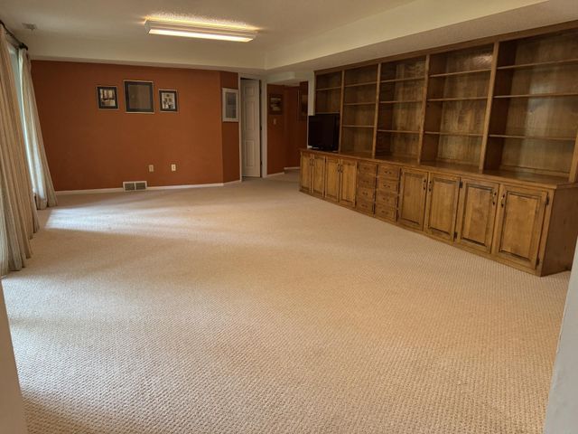 2329 Minnetonka Drive, Cedar Falls, IA 50613