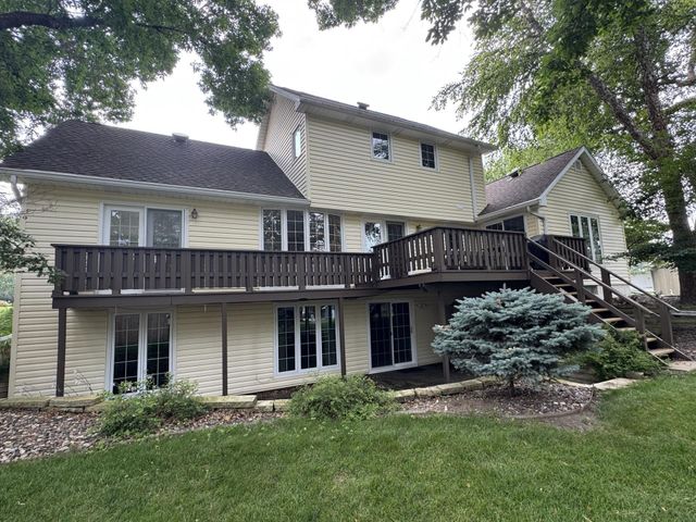 2329 Minnetonka Drive, Cedar Falls, IA 50613