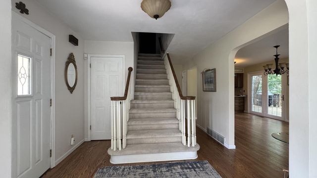 2329 Minnetonka Drive, Cedar Falls, IA 50613
