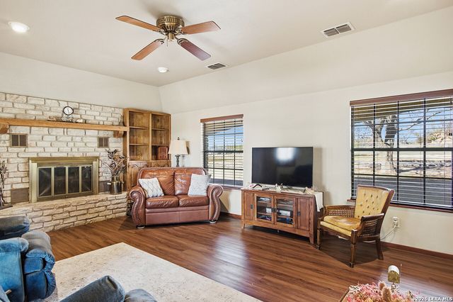 126 Packsaddle Circle, Del Rio, TX 78840